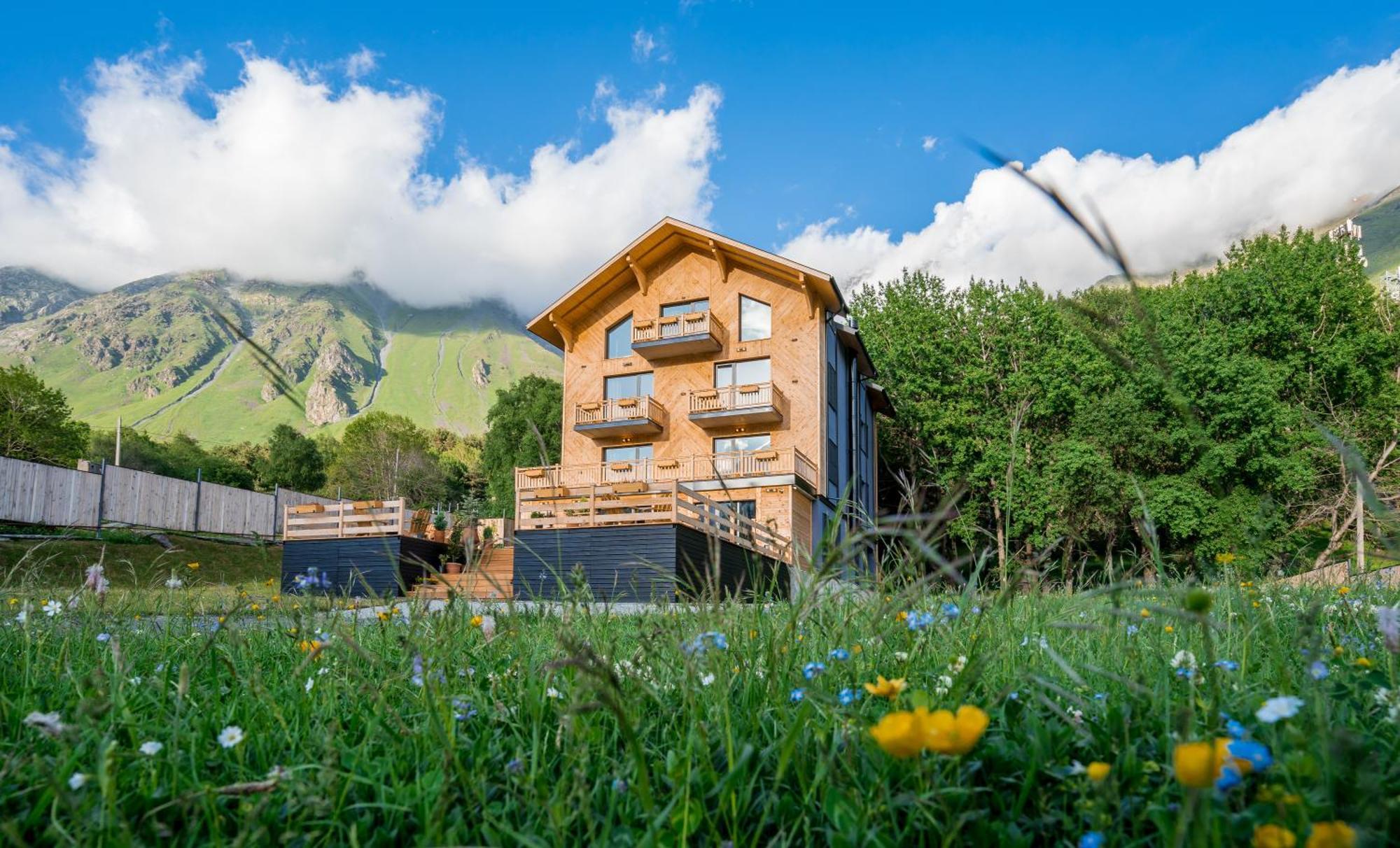 1740 Boutique Hotel Kazbegi Eksteriør billede