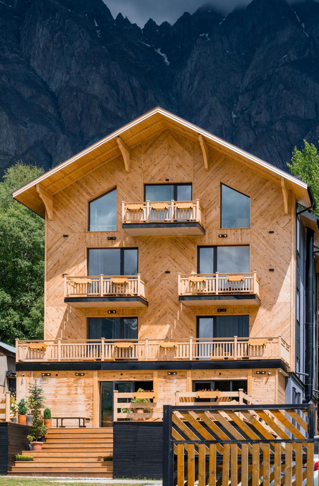 1740 Boutique Hotel Kazbegi Eksteriør billede