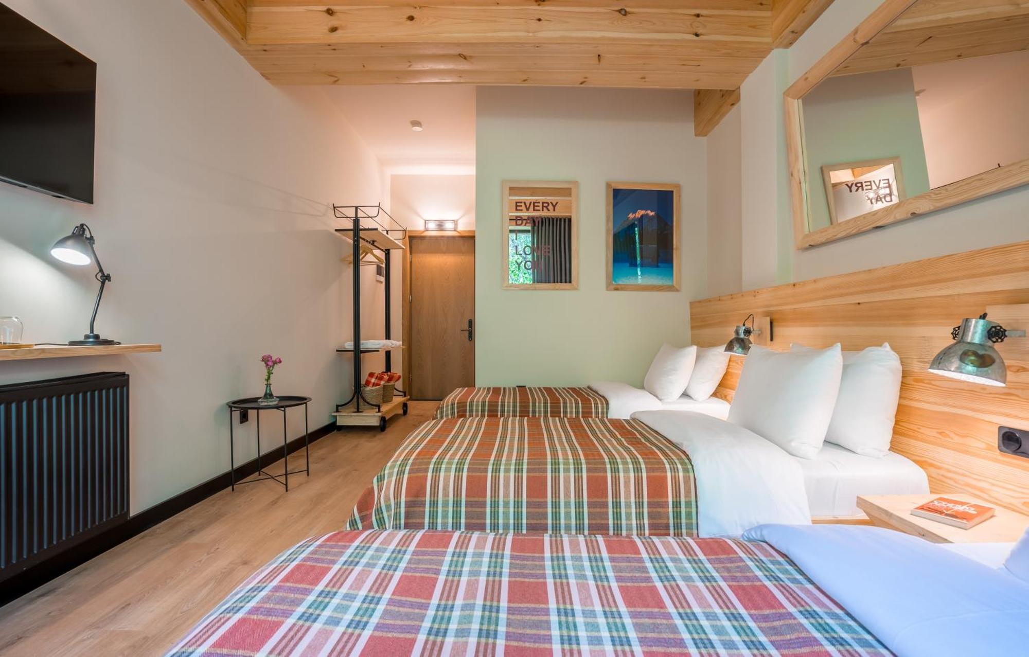 1740 Boutique Hotel Kazbegi Eksteriør billede