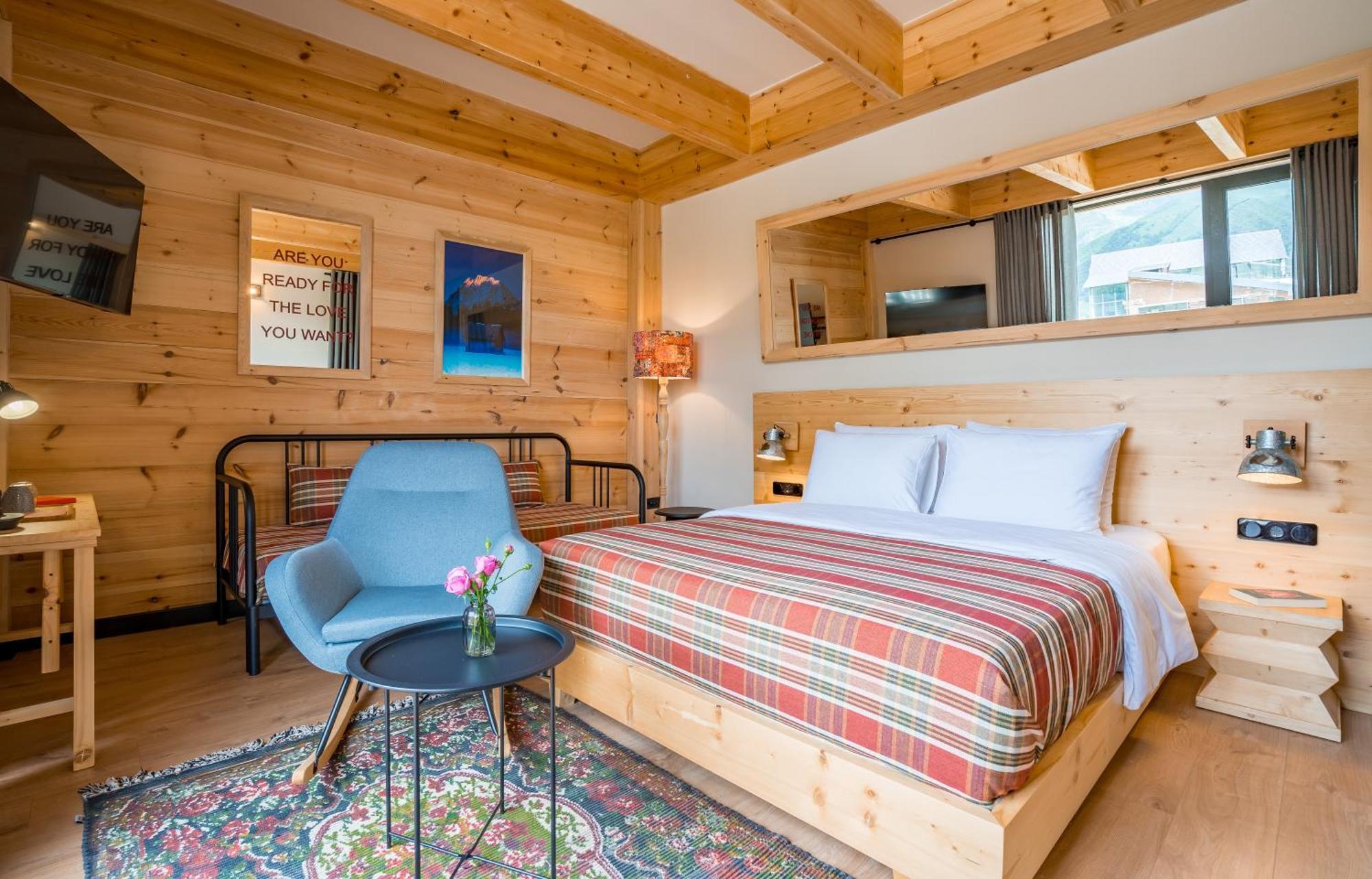 1740 Boutique Hotel Kazbegi Eksteriør billede